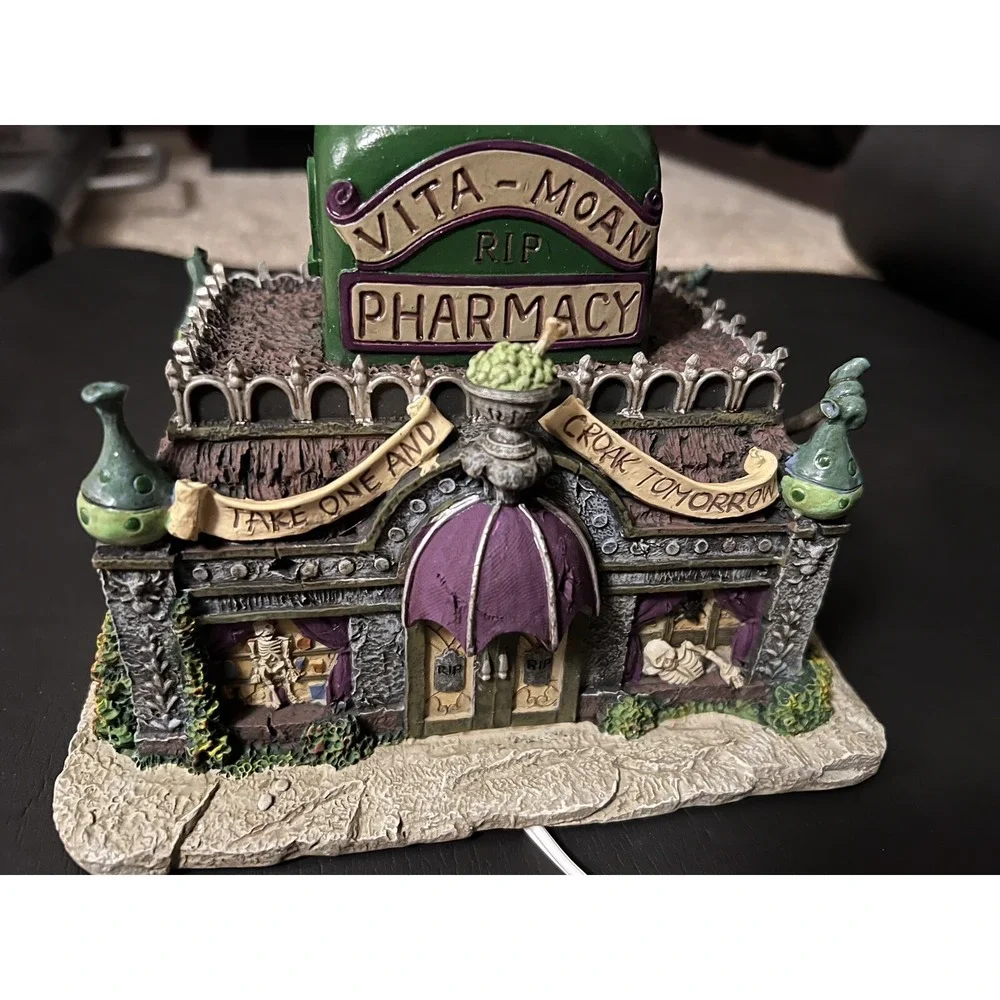Munsters Hawthorne Village Vita Moan Pharmacy Lights Working Halloween‎ FLAW